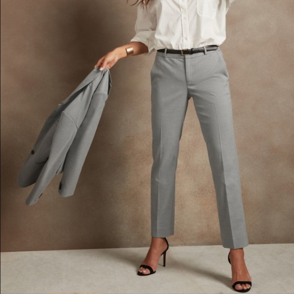 Banana Republic Ryan Straight Leg Light Grey Pant Petite 00